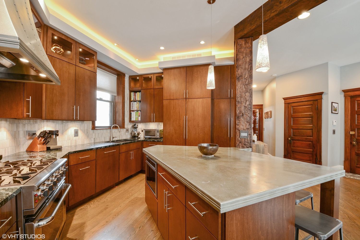 2608 N DAYTON Street Unit: 1S