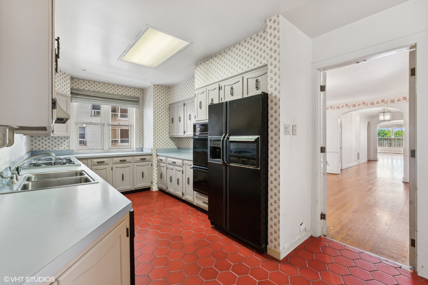 3920 N LAKE SHORE Drive Unit: 4N