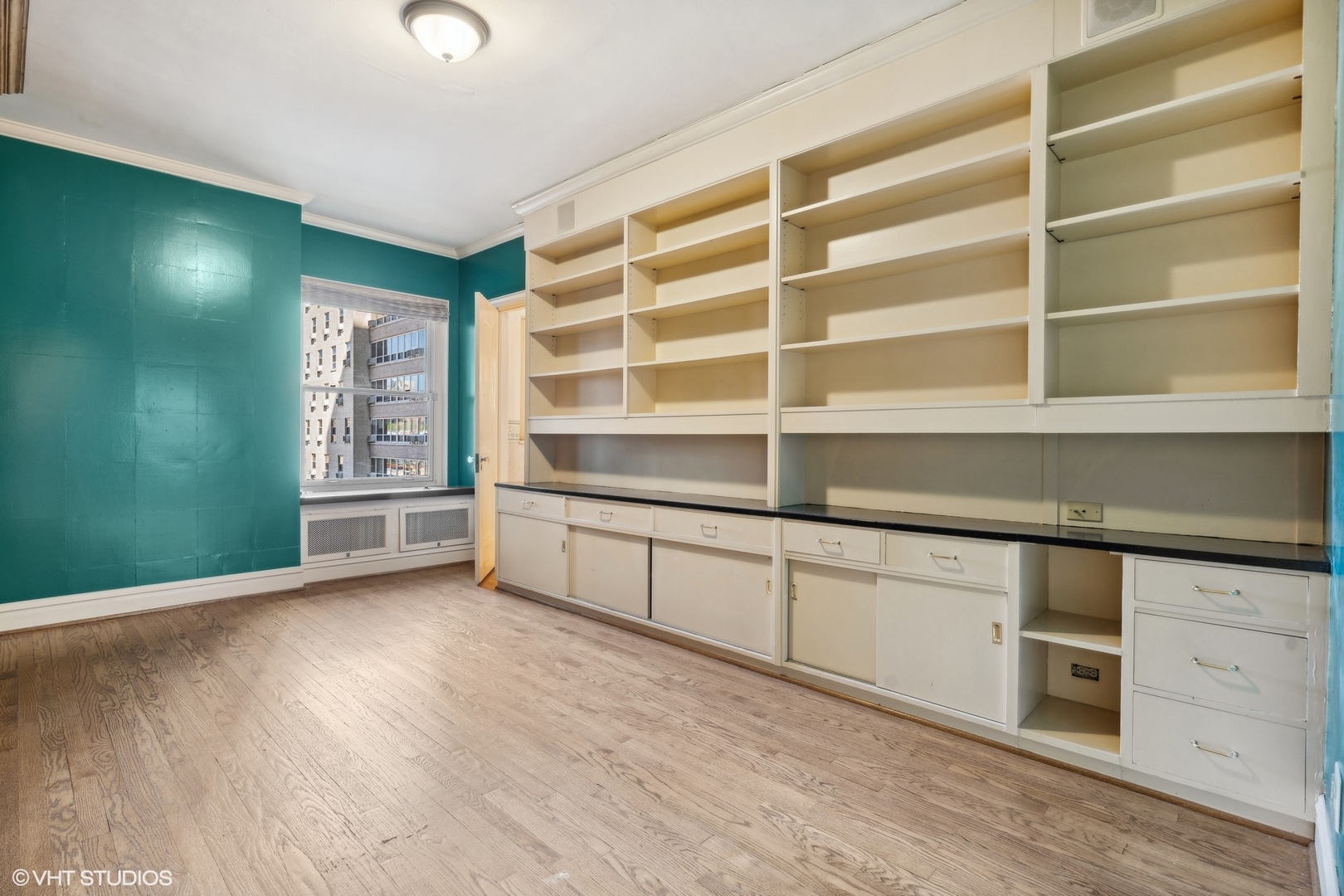 3920 N LAKE SHORE Drive Unit: 4N