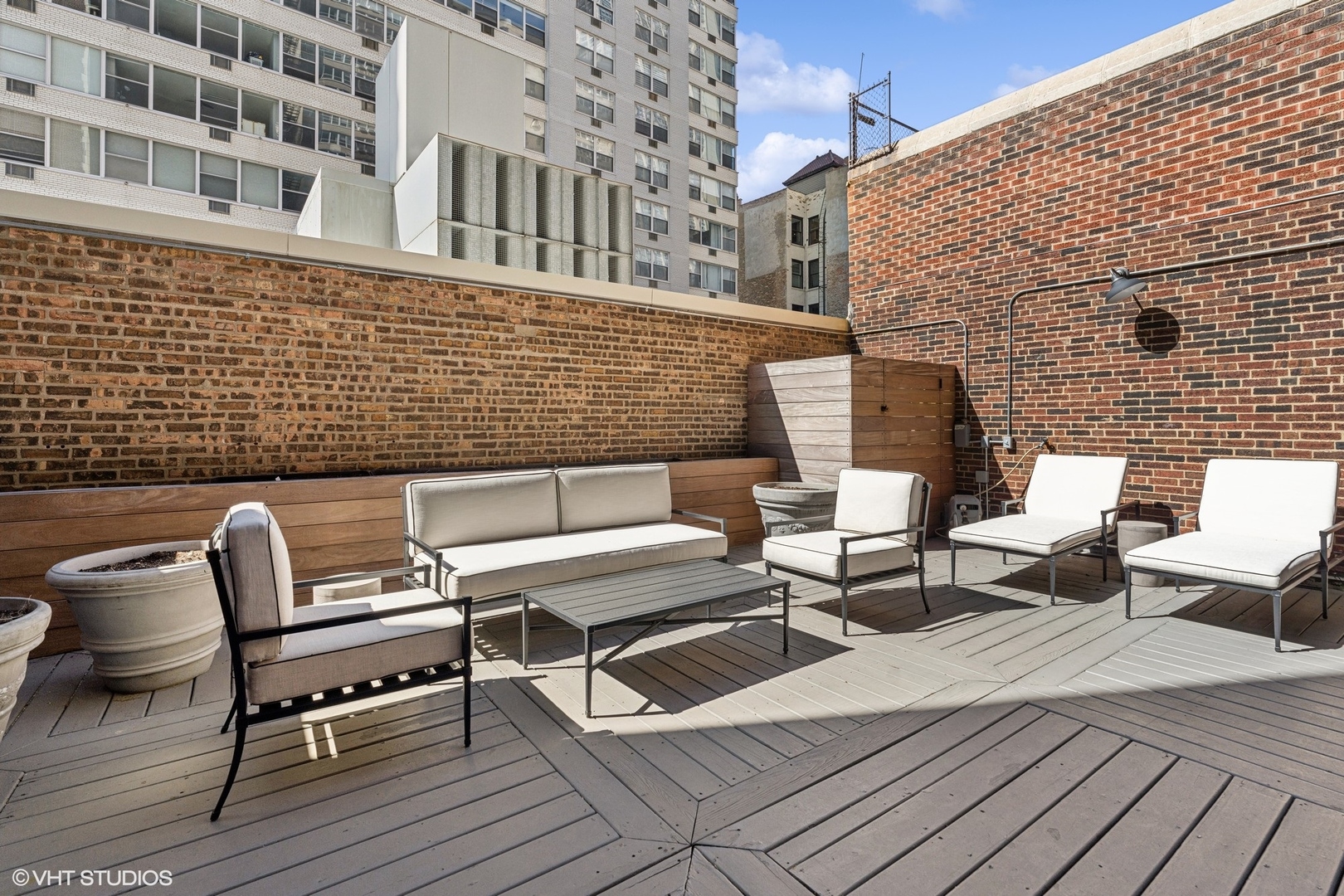 3920 N LAKE SHORE Drive Unit: 4N