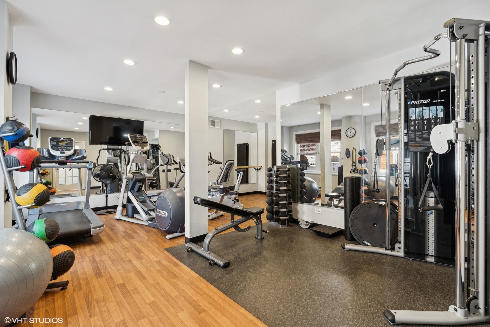 3920 N LAKE SHORE Drive Unit: 4N