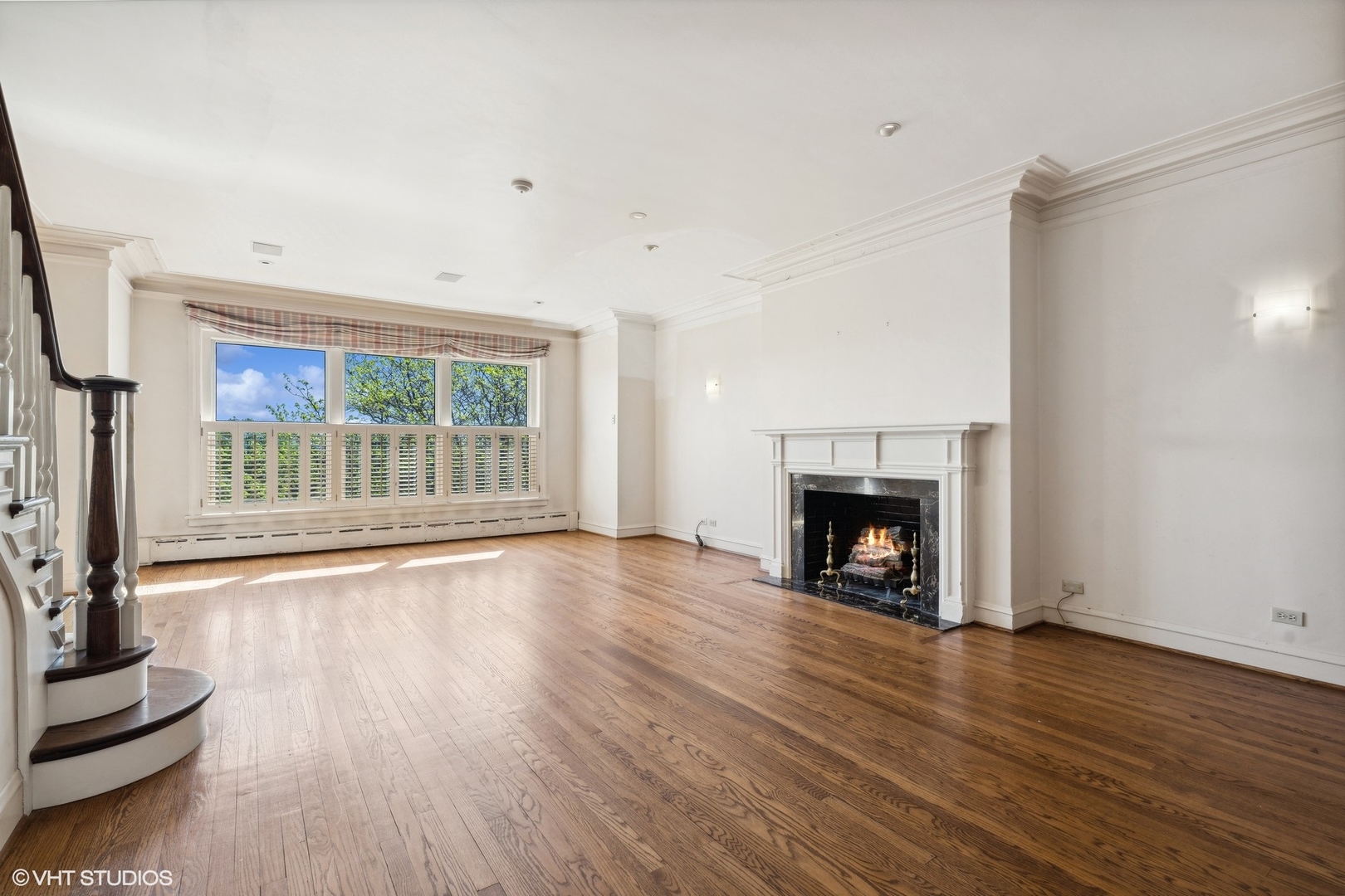 3920 N LAKE SHORE Drive Unit: 4N