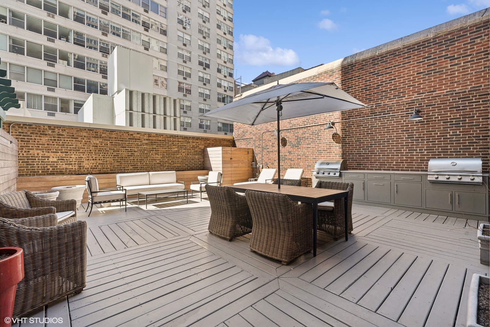 3920 N LAKE SHORE Drive Unit: 4N