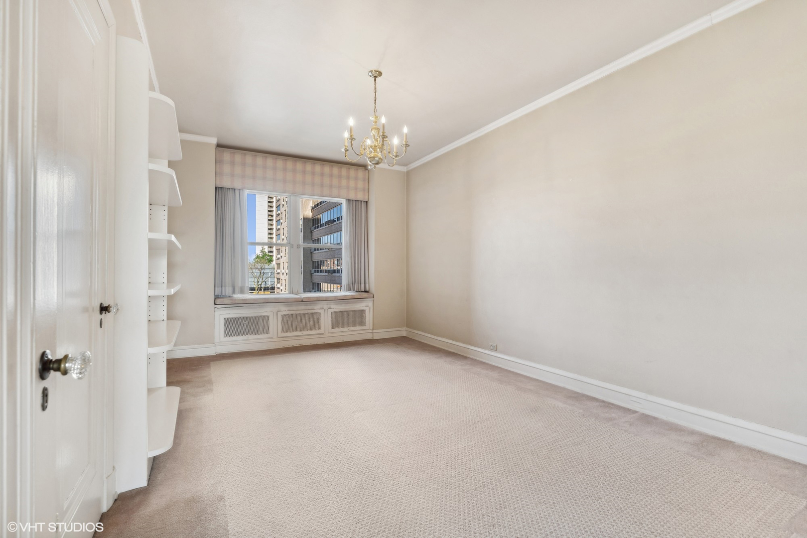 3920 N LAKE SHORE Drive Unit: 4N