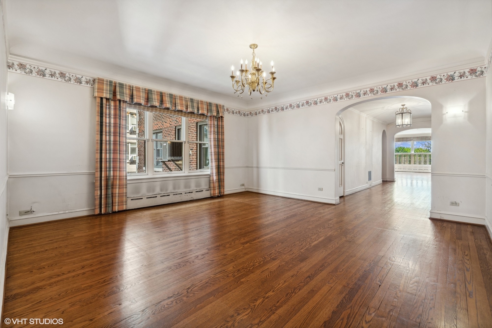 3920 N LAKE SHORE Drive Unit: 4N