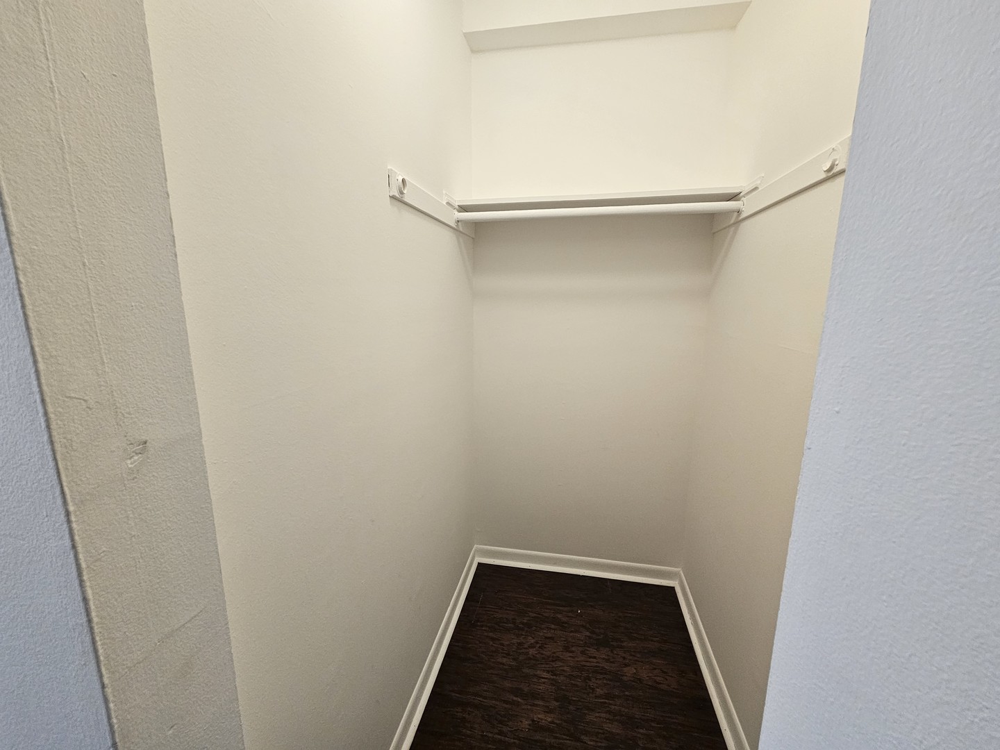 2250 N Lincoln Avenue Unit: 210