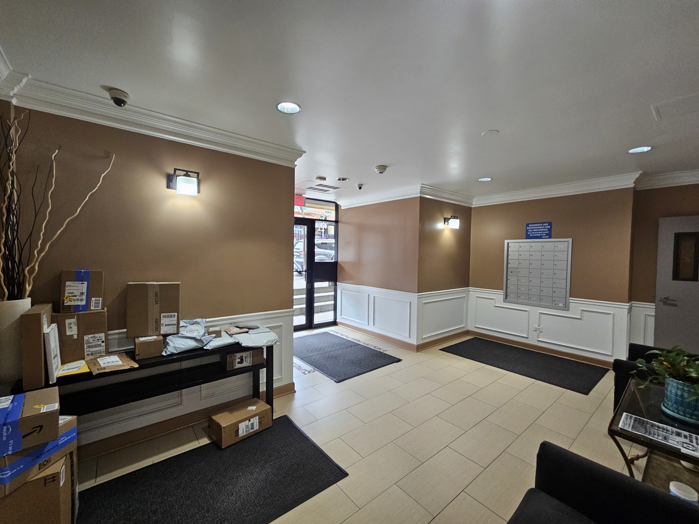 2250 N Lincoln Avenue Unit: 210