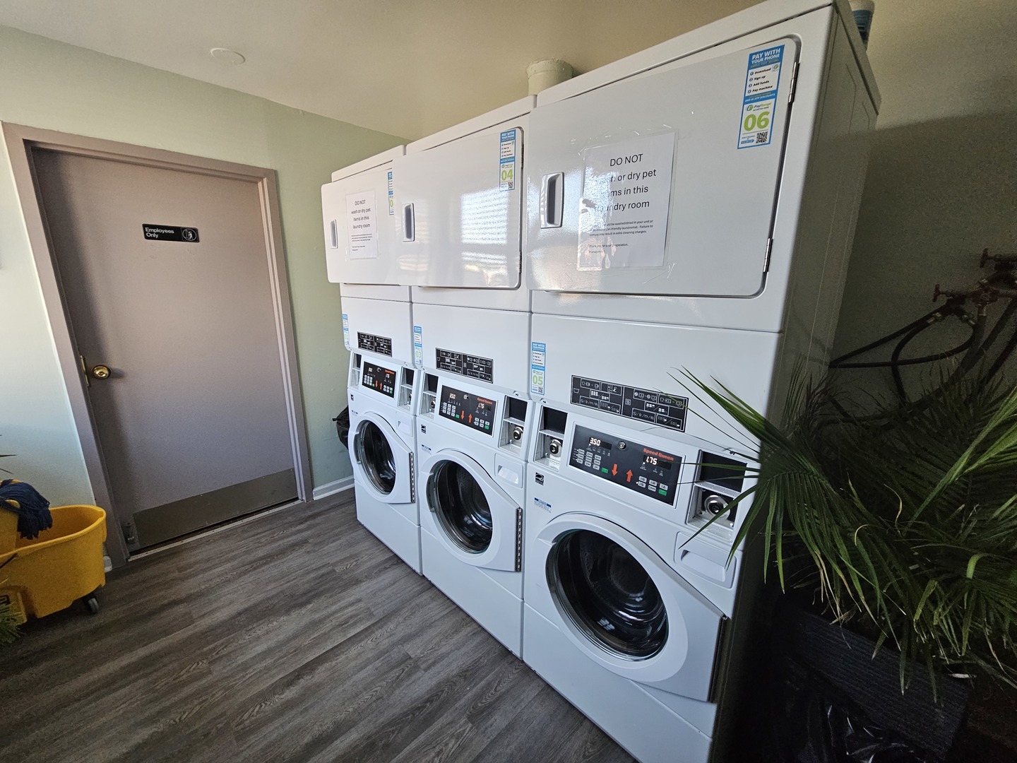 2250 N Lincoln Avenue Unit: 210