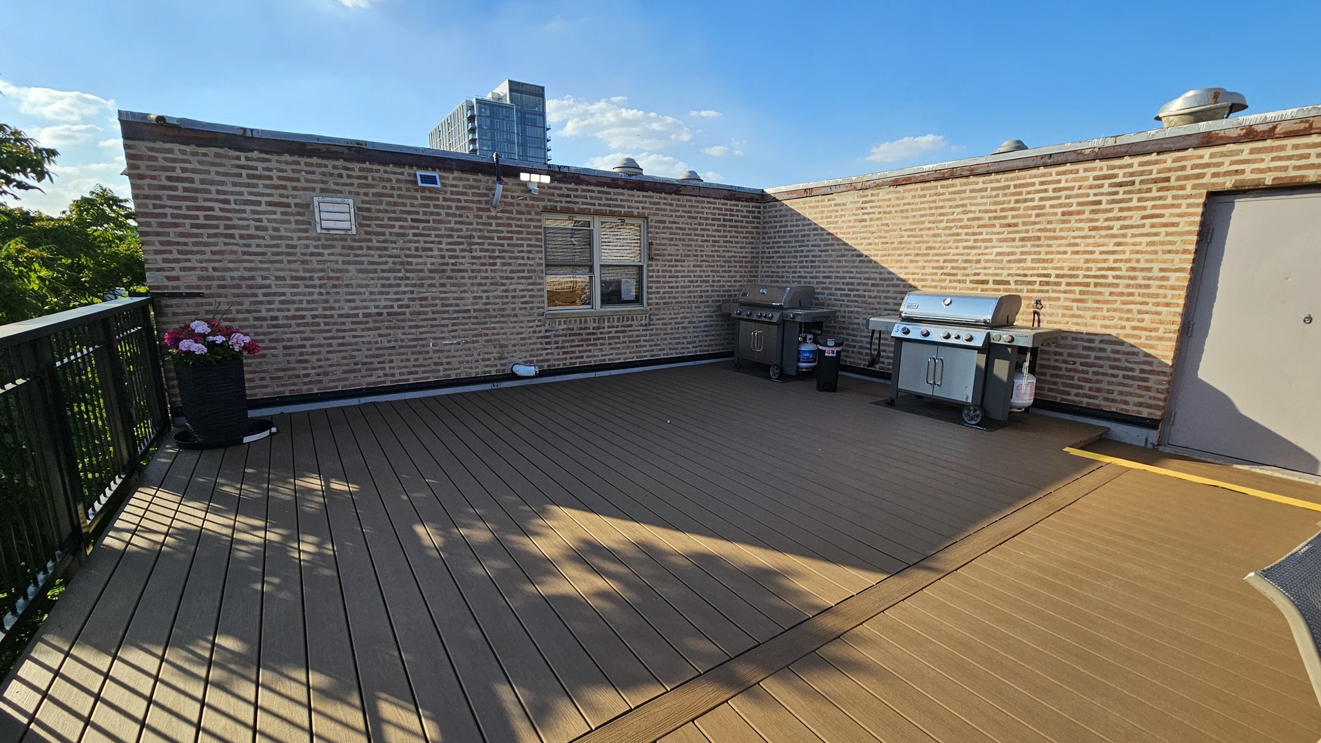 2250 N Lincoln Avenue Unit: 210