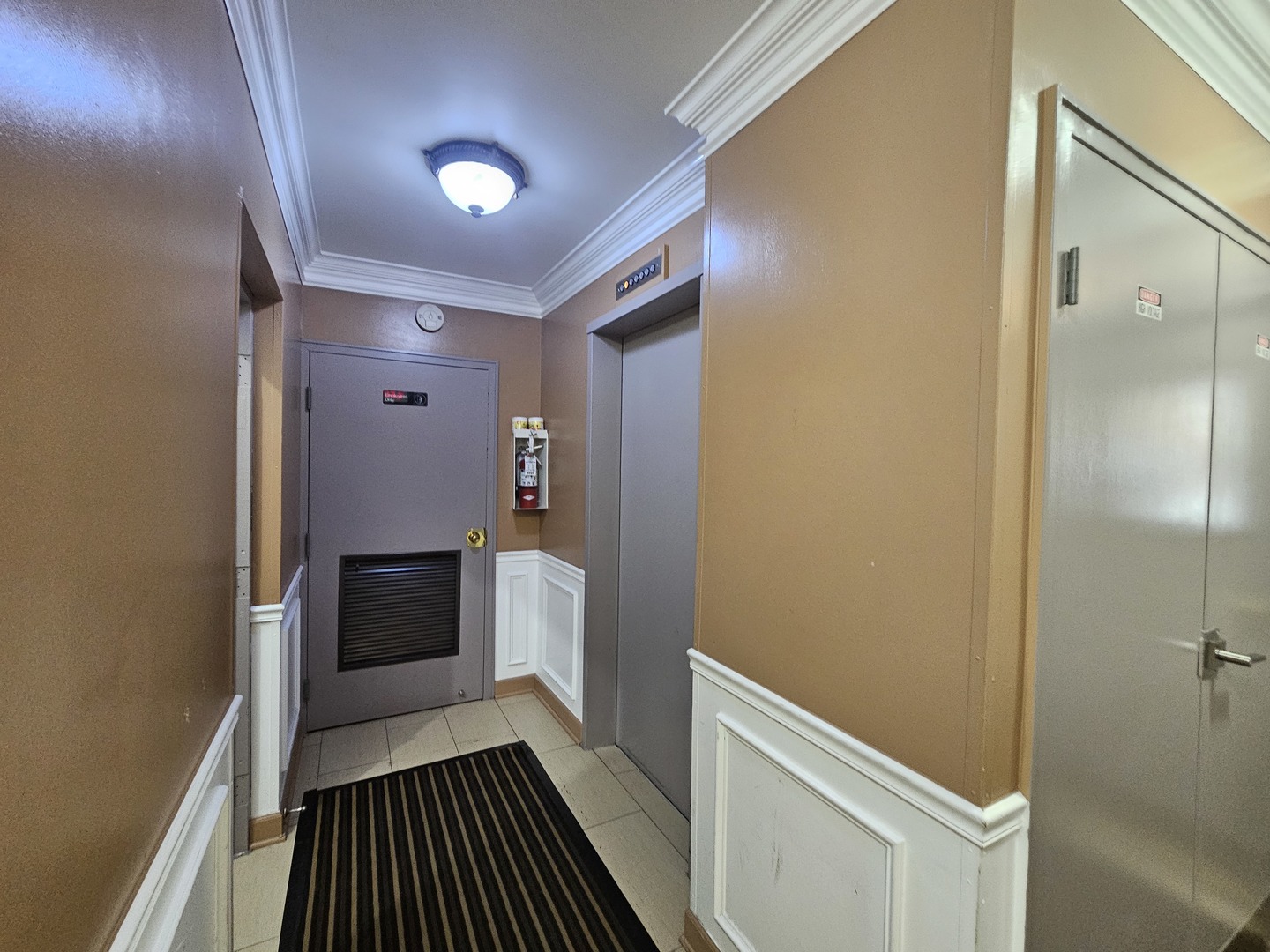 2250 N Lincoln Avenue Unit: 210