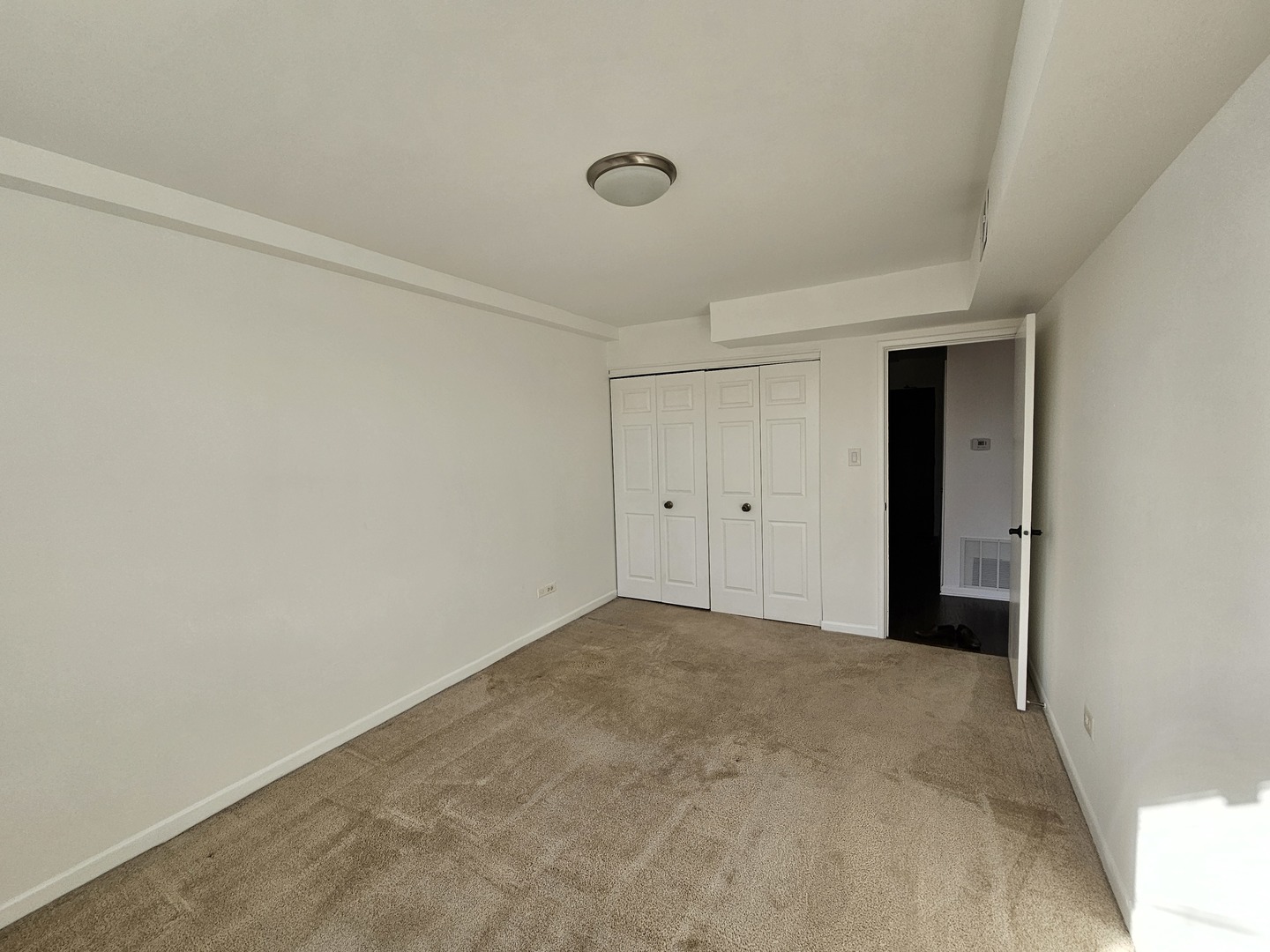 2250 N Lincoln Avenue Unit: 210