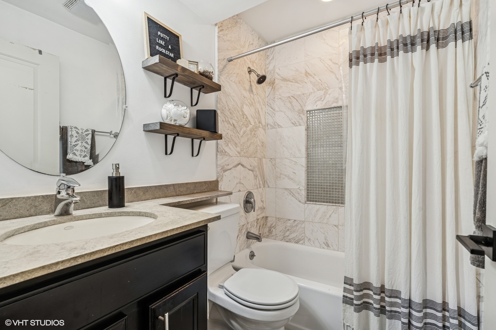 3900 N PINE GROVE Avenue Unit: 409