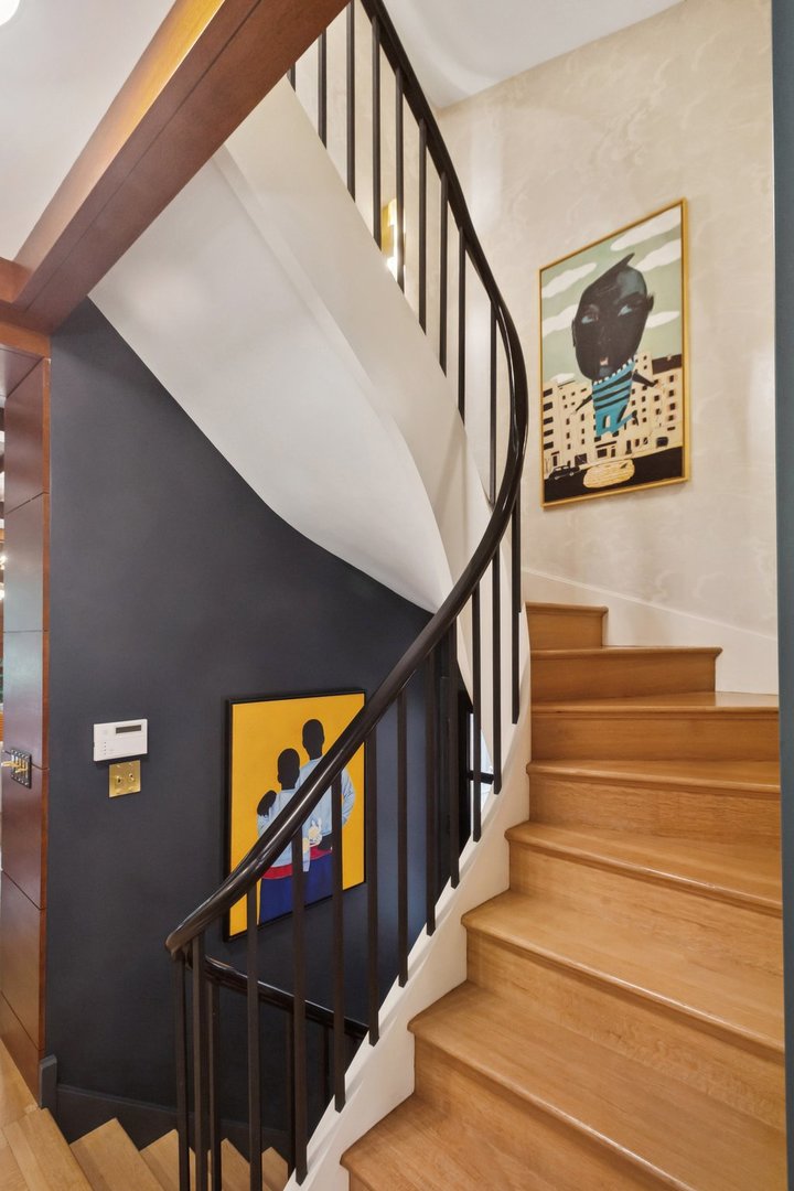 1446 W BELLE PLAINE Avenue