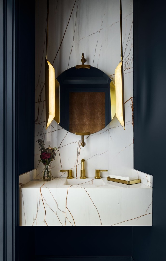 1446 W BELLE PLAINE Avenue