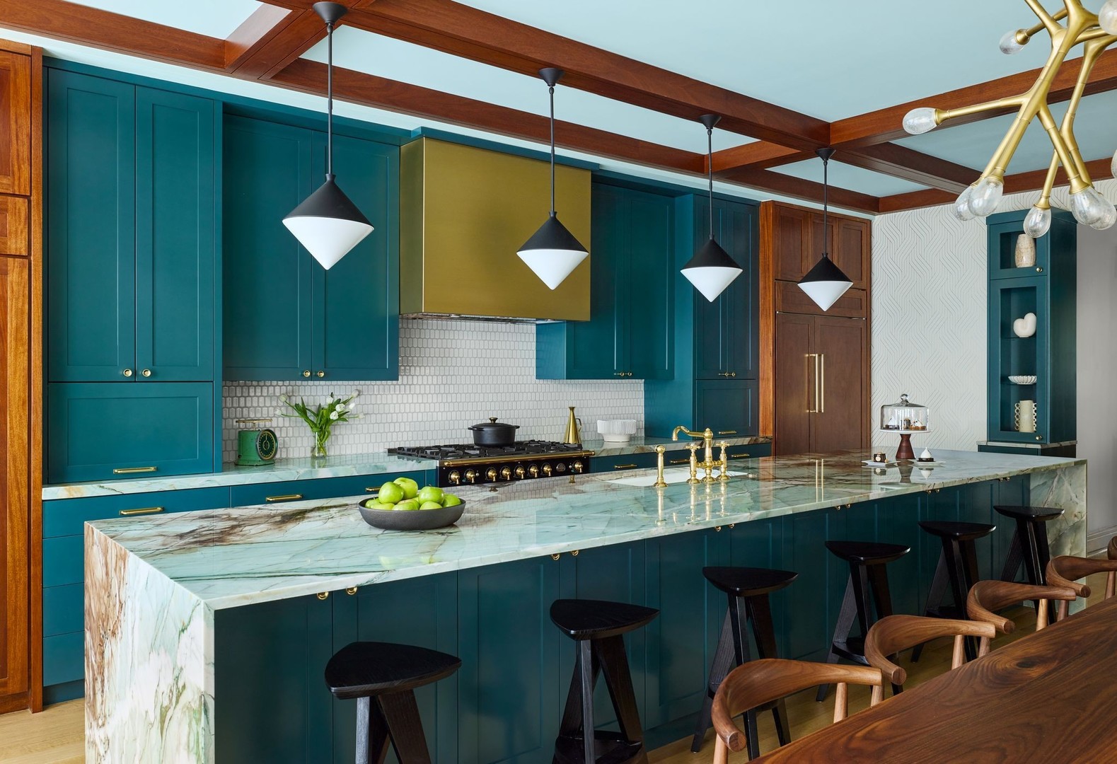 1446 W BELLE PLAINE Avenue