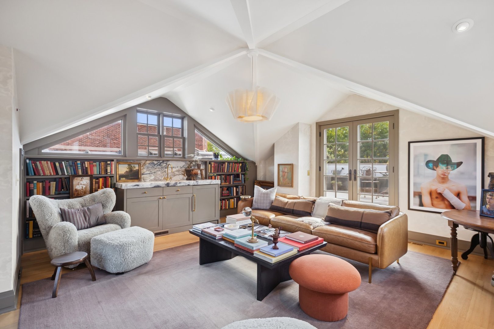 1446 W BELLE PLAINE Avenue