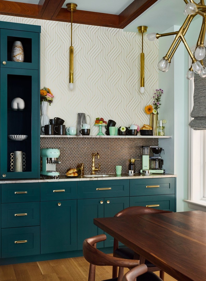 1446 W BELLE PLAINE Avenue