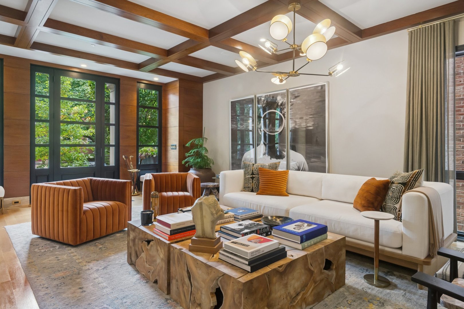 1446 W BELLE PLAINE Avenue