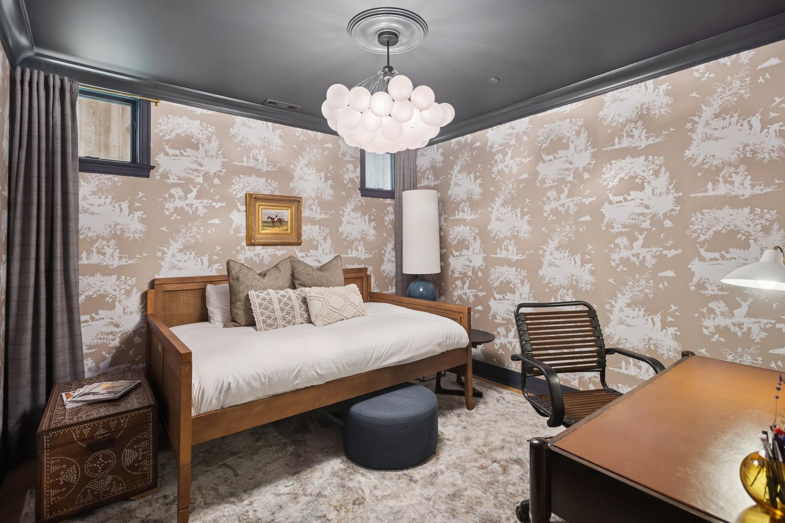 1446 W BELLE PLAINE Avenue