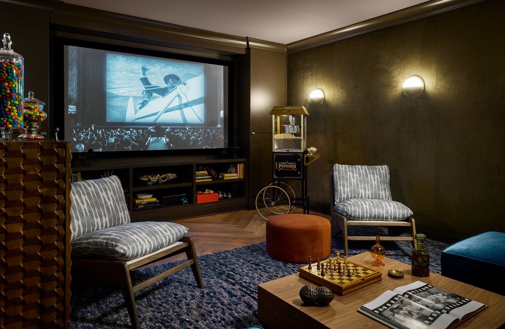 1446 W BELLE PLAINE Avenue