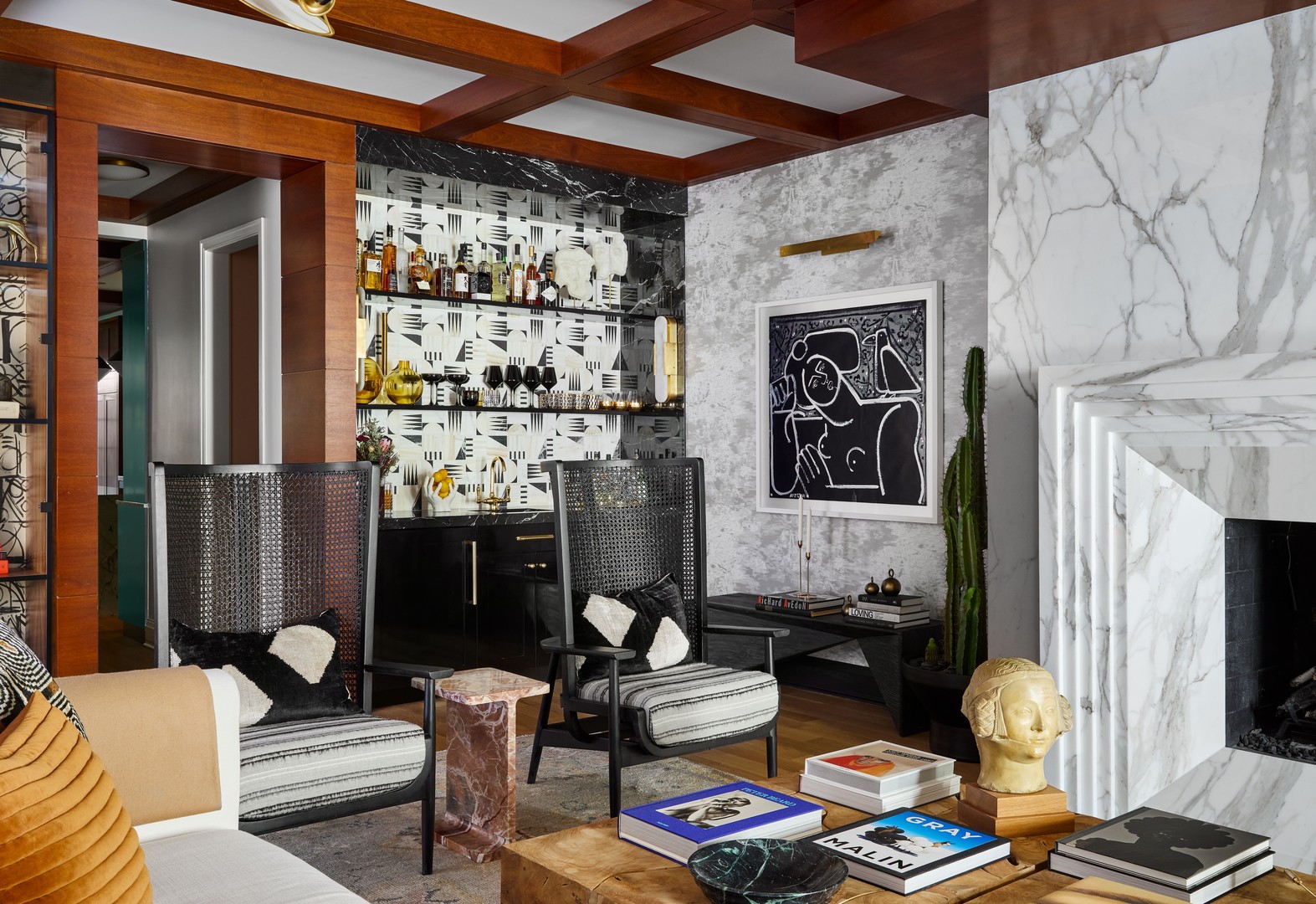 1446 W BELLE PLAINE Avenue