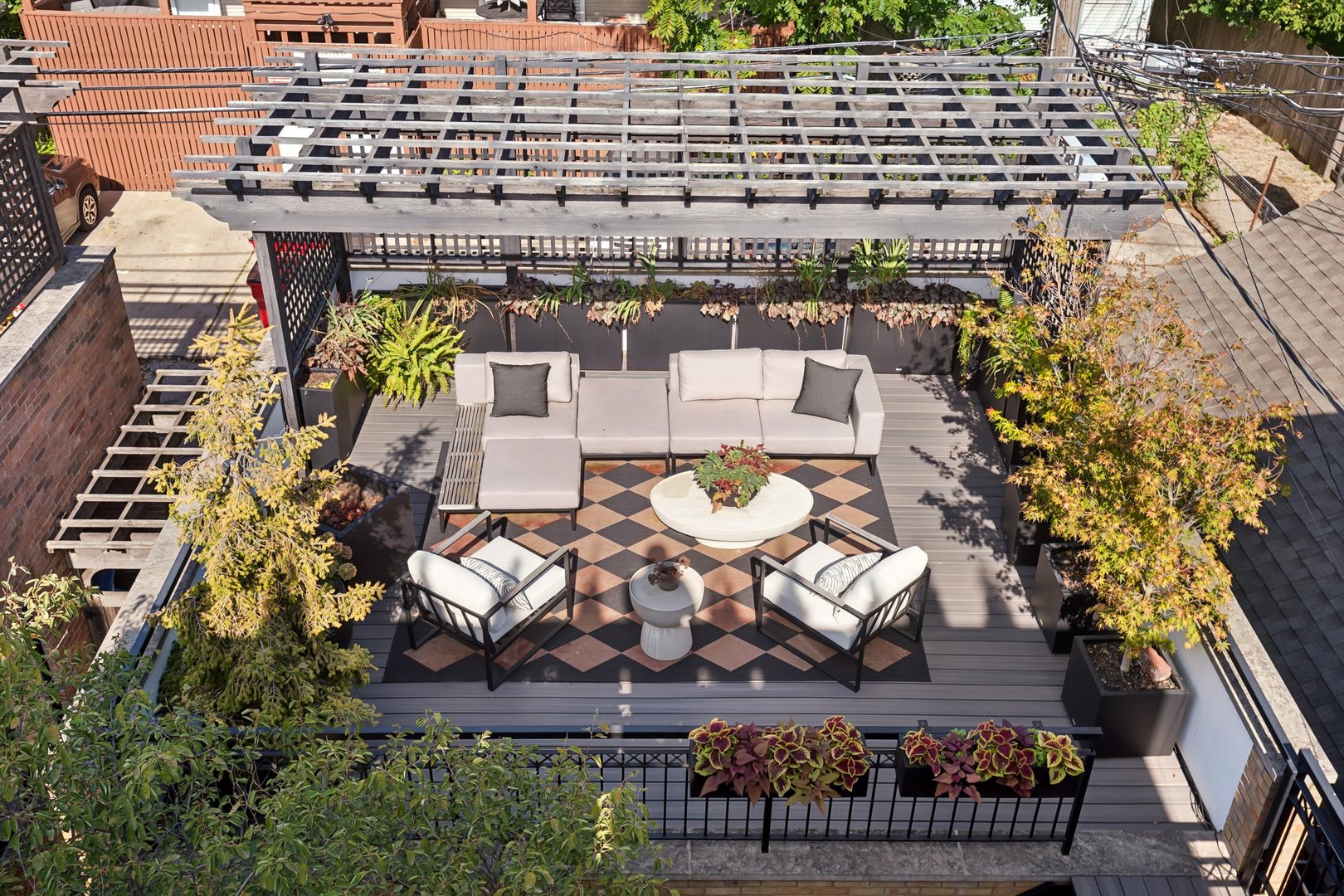 1446 W BELLE PLAINE Avenue