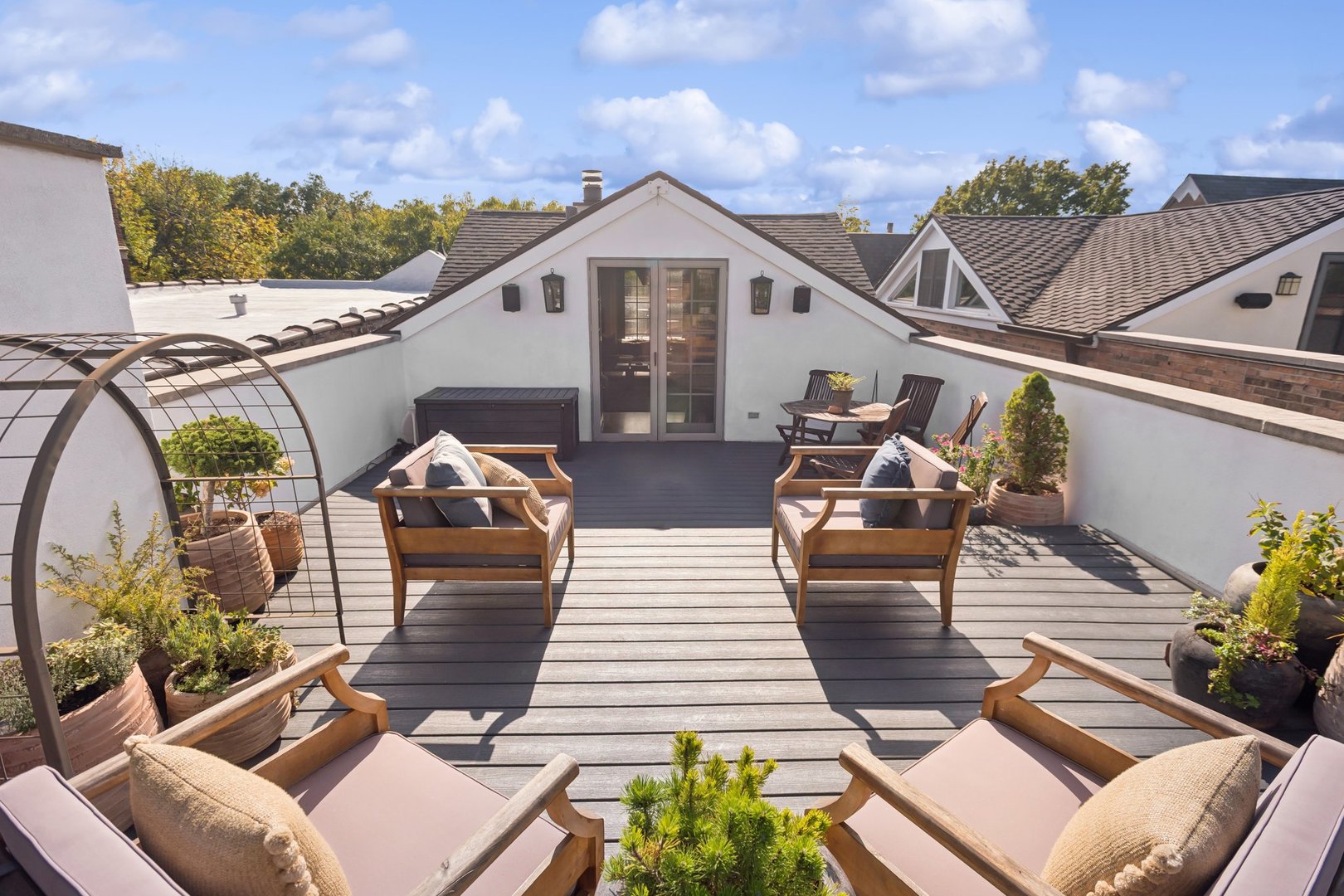 1446 W BELLE PLAINE Avenue