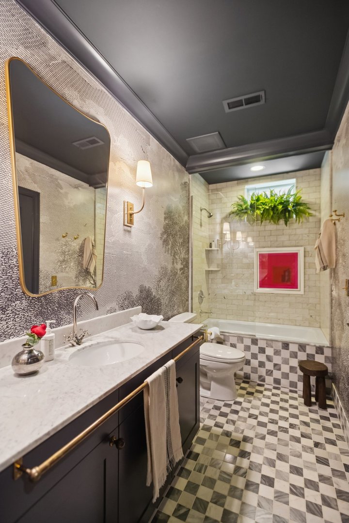 1446 W BELLE PLAINE Avenue