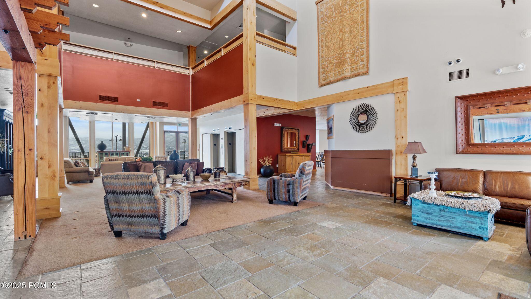 1364 W Stillwater Drive, # R1052