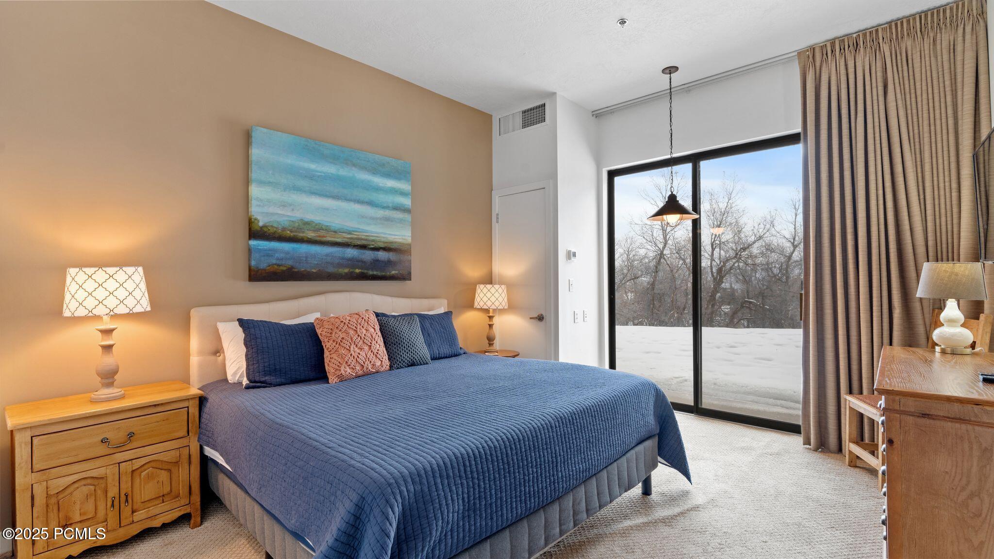 1364 W Stillwater Drive, # R1052