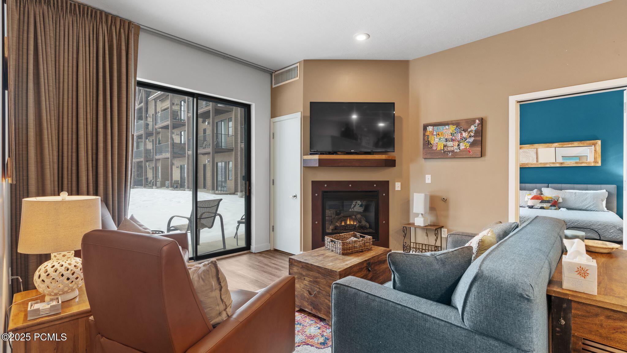 1364 W Stillwater Drive, # R1052