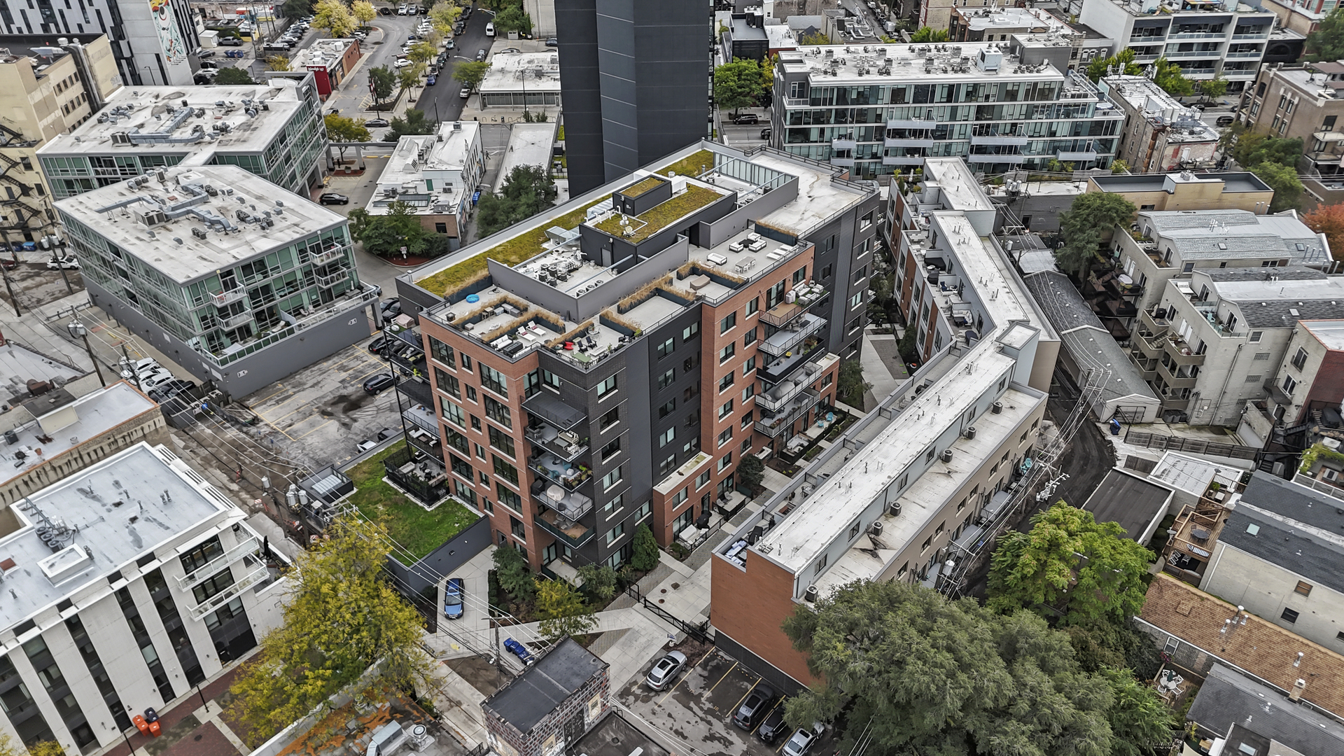 1648 W Division Street Unit: 407