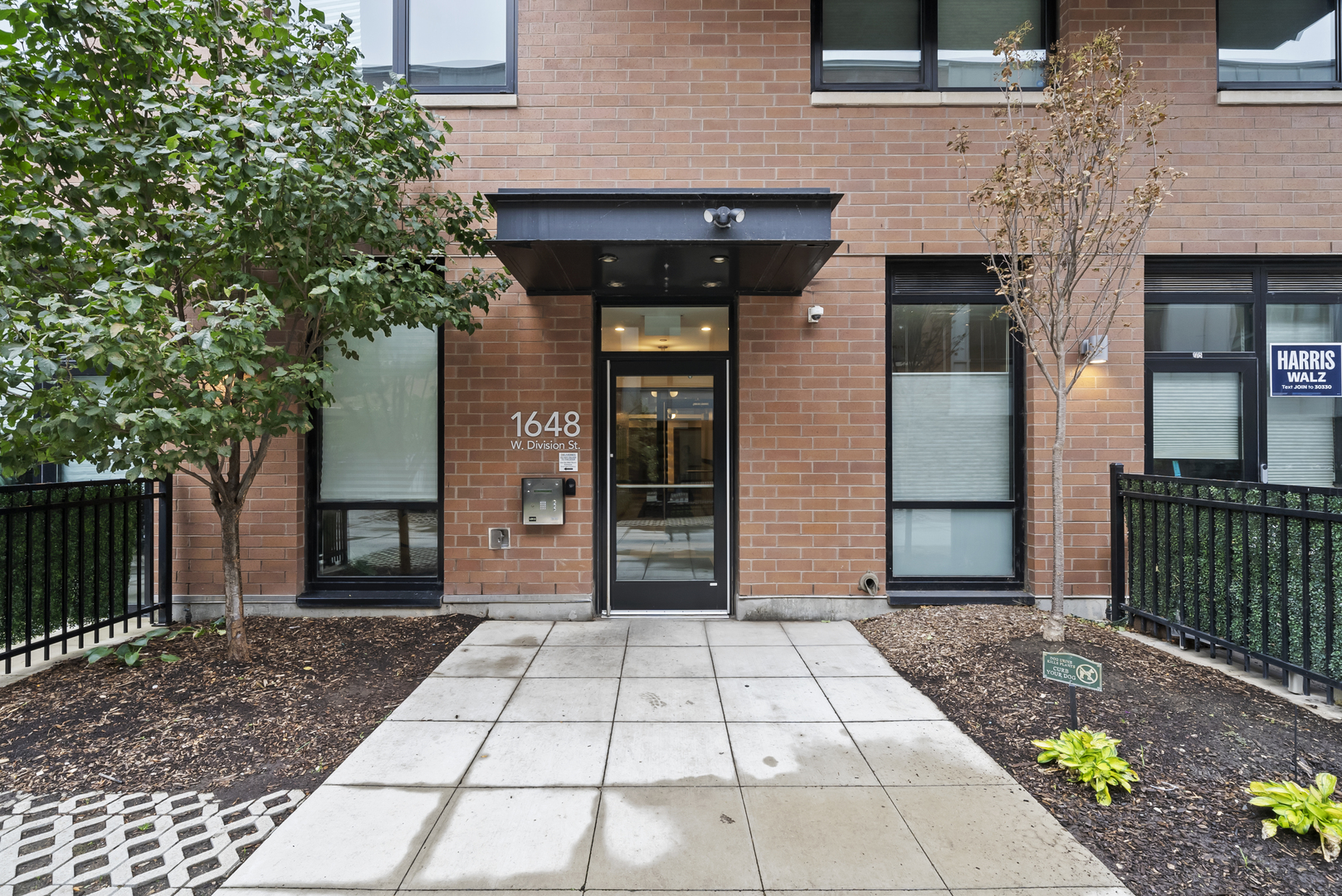 1648 W Division Street Unit: 407