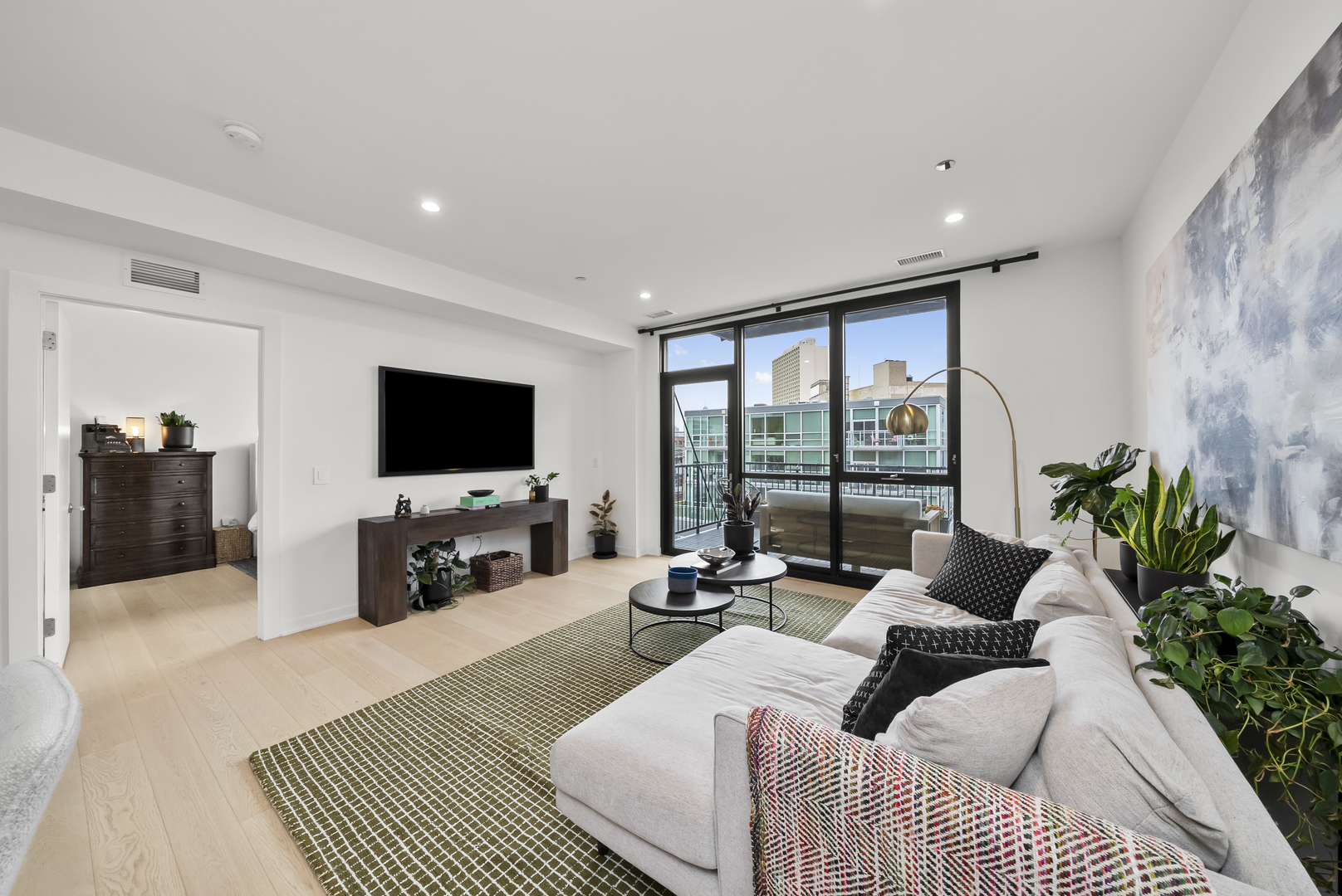 1648 W Division Street Unit: 407