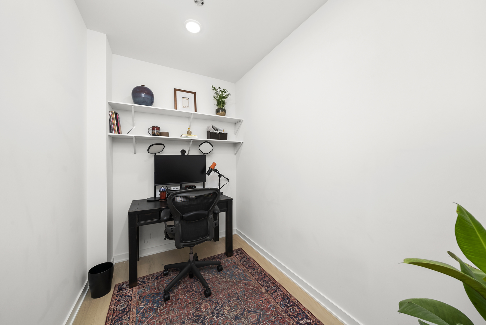 1648 W Division Street Unit: 407