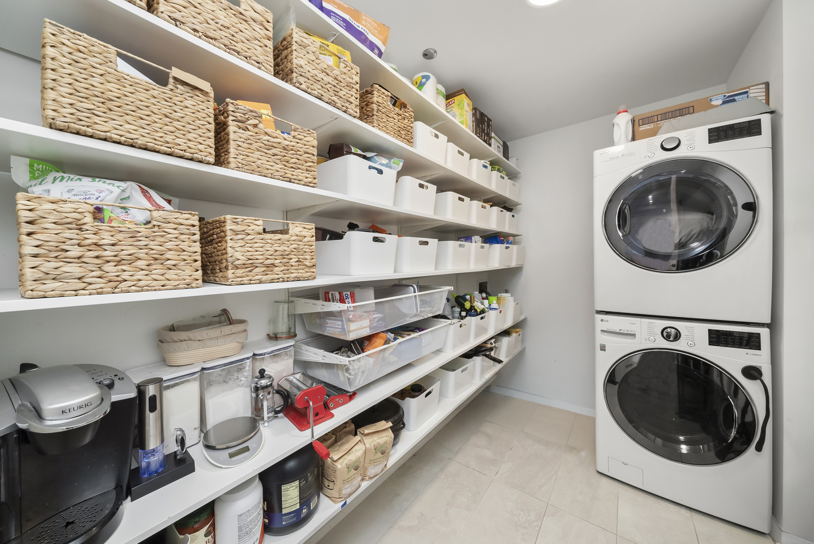 1648 W Division Street Unit: 407