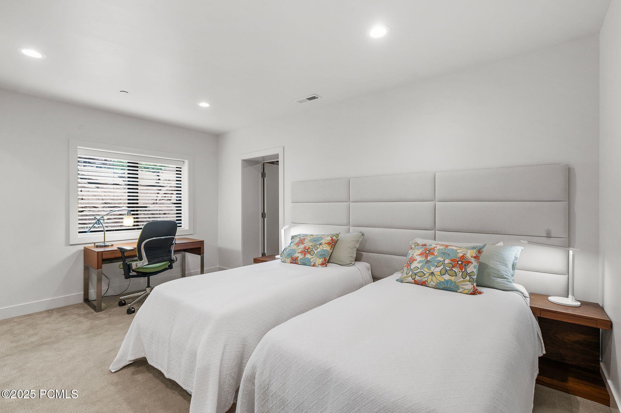 1634 E Abajo Peak Circle