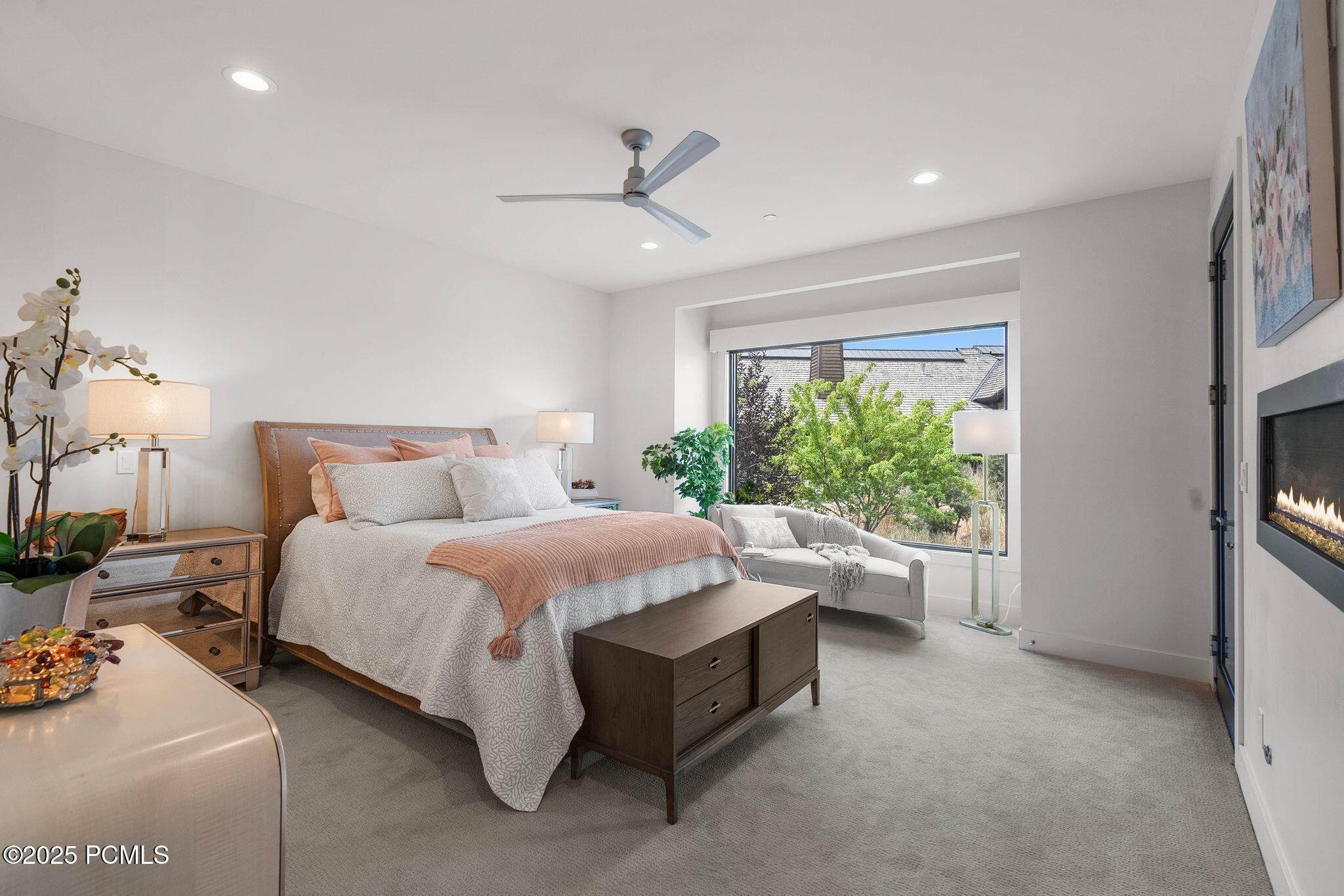 1634 E Abajo Peak Circle