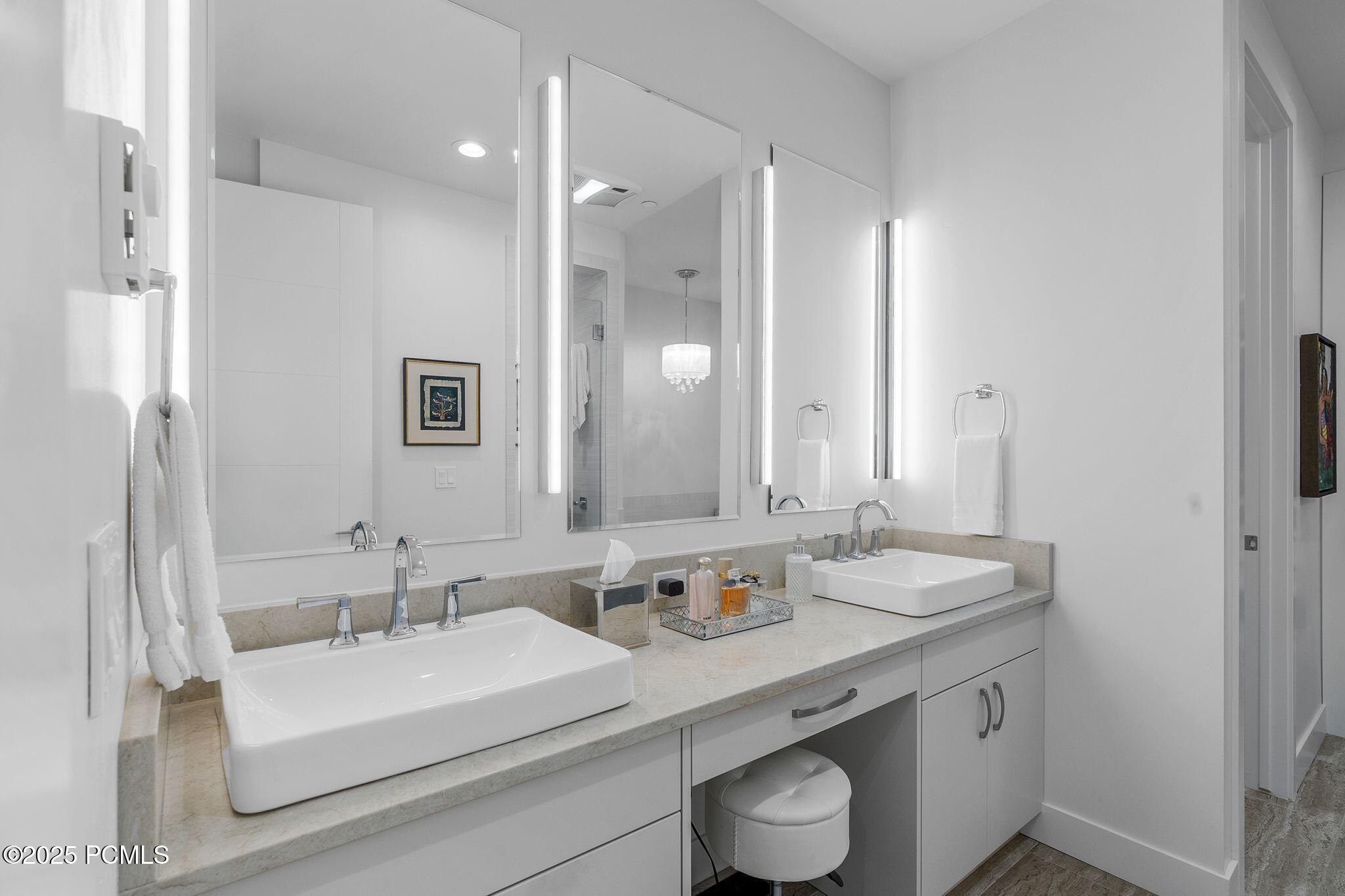 1634 E Abajo Peak Circle