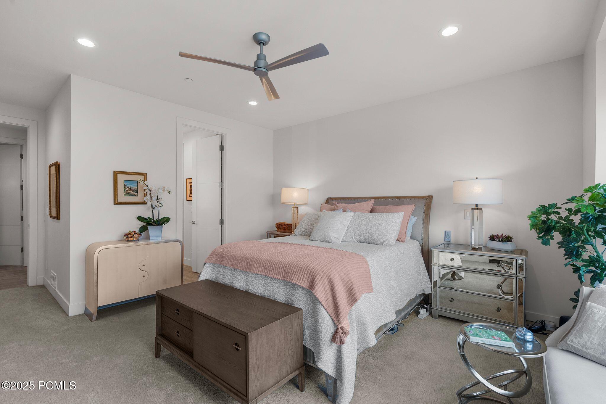 1634 E Abajo Peak Circle