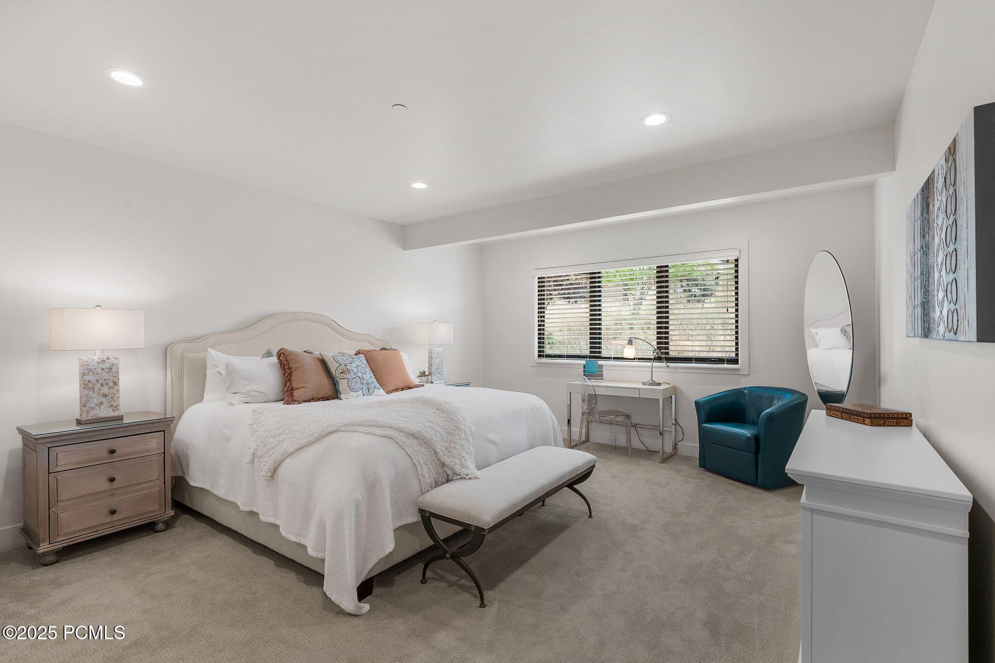 1634 E Abajo Peak Circle