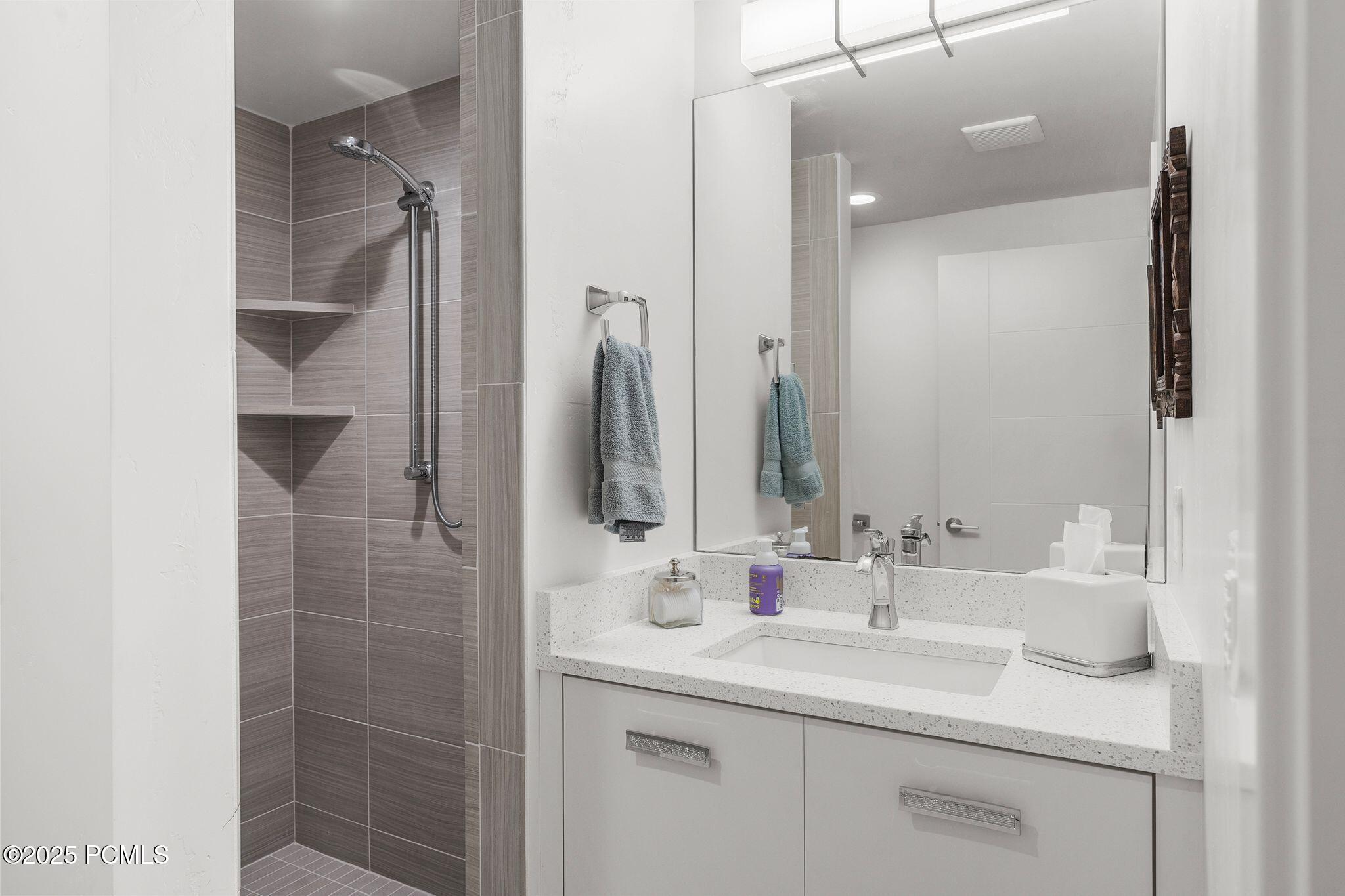 1634 E Abajo Peak Circle