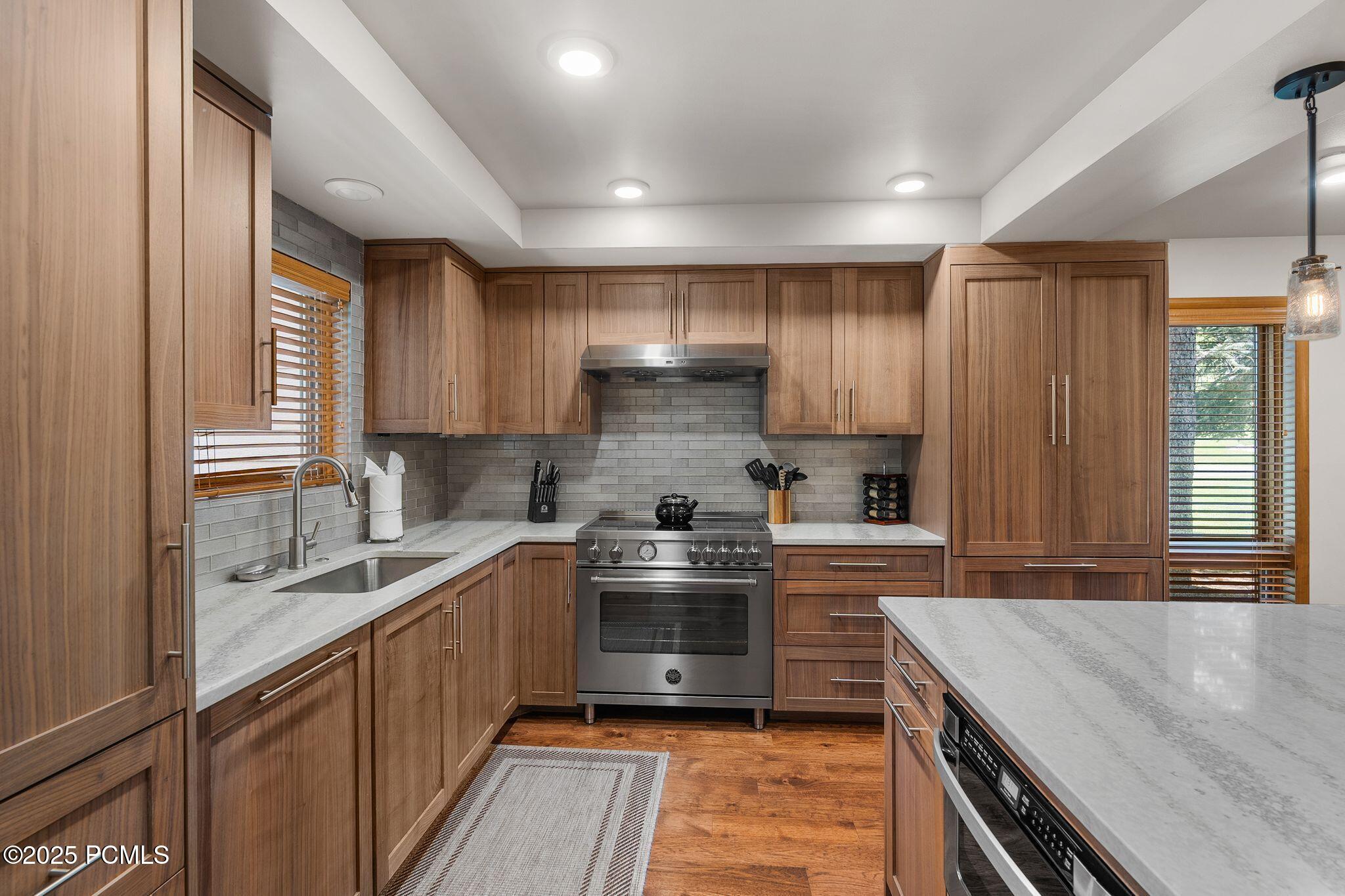 1500 Deer Valley Dr Drive, 21