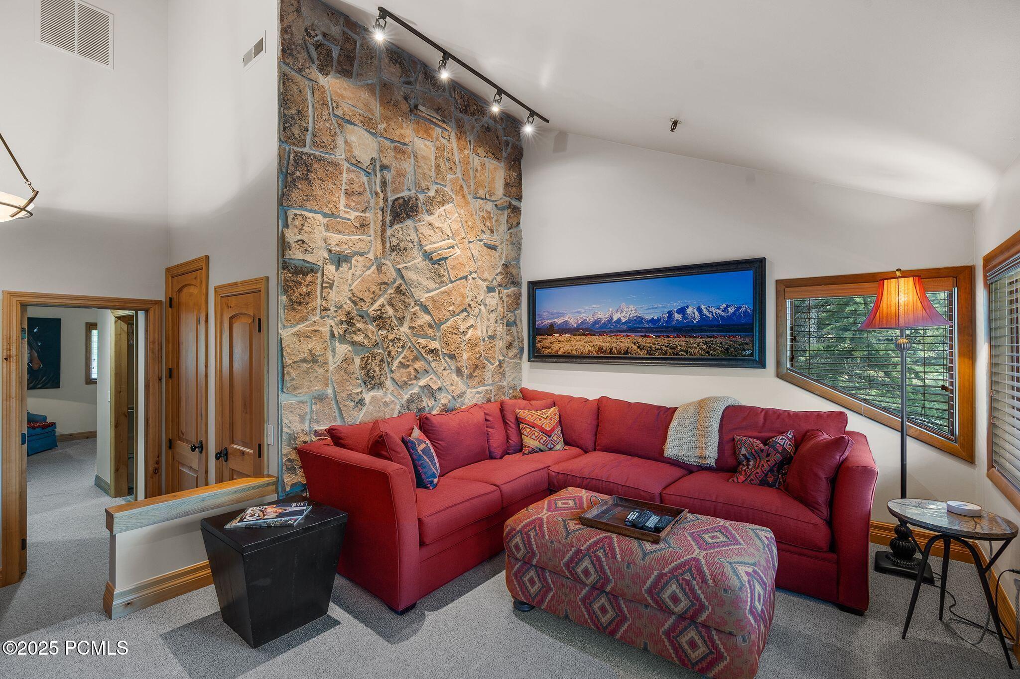 1500 Deer Valley Dr Drive, 21