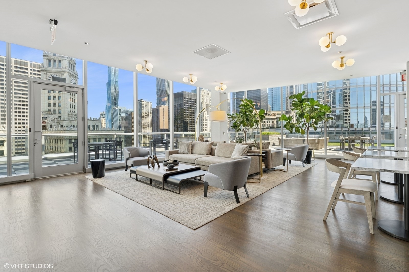 403 N Wabash Street Unit: 15B