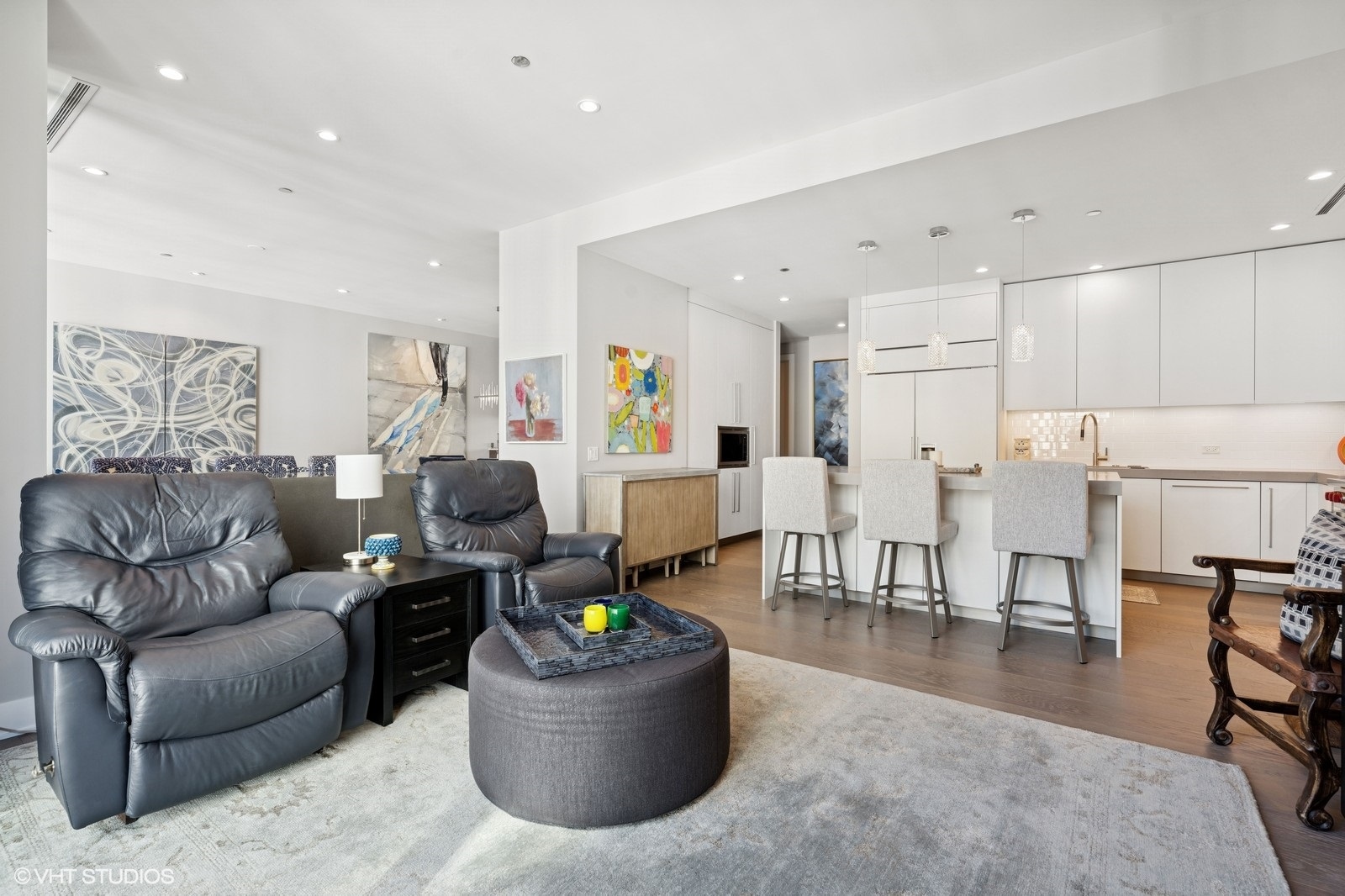 403 N Wabash Street Unit: 15B