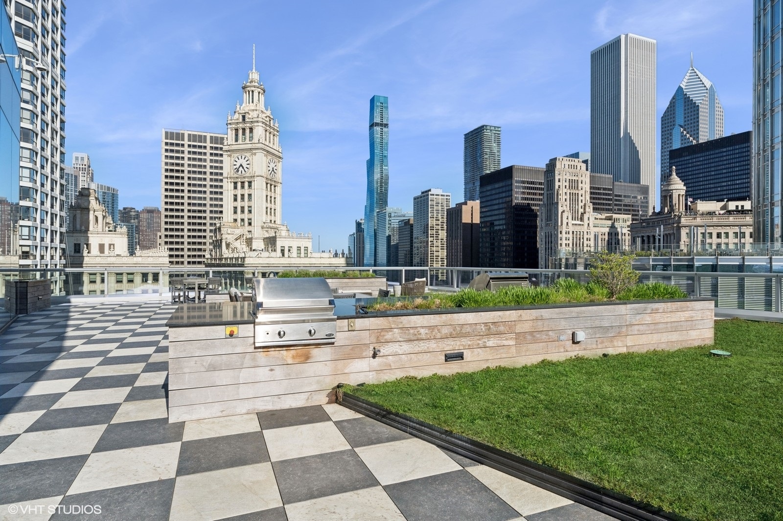 403 N Wabash Street Unit: 15B