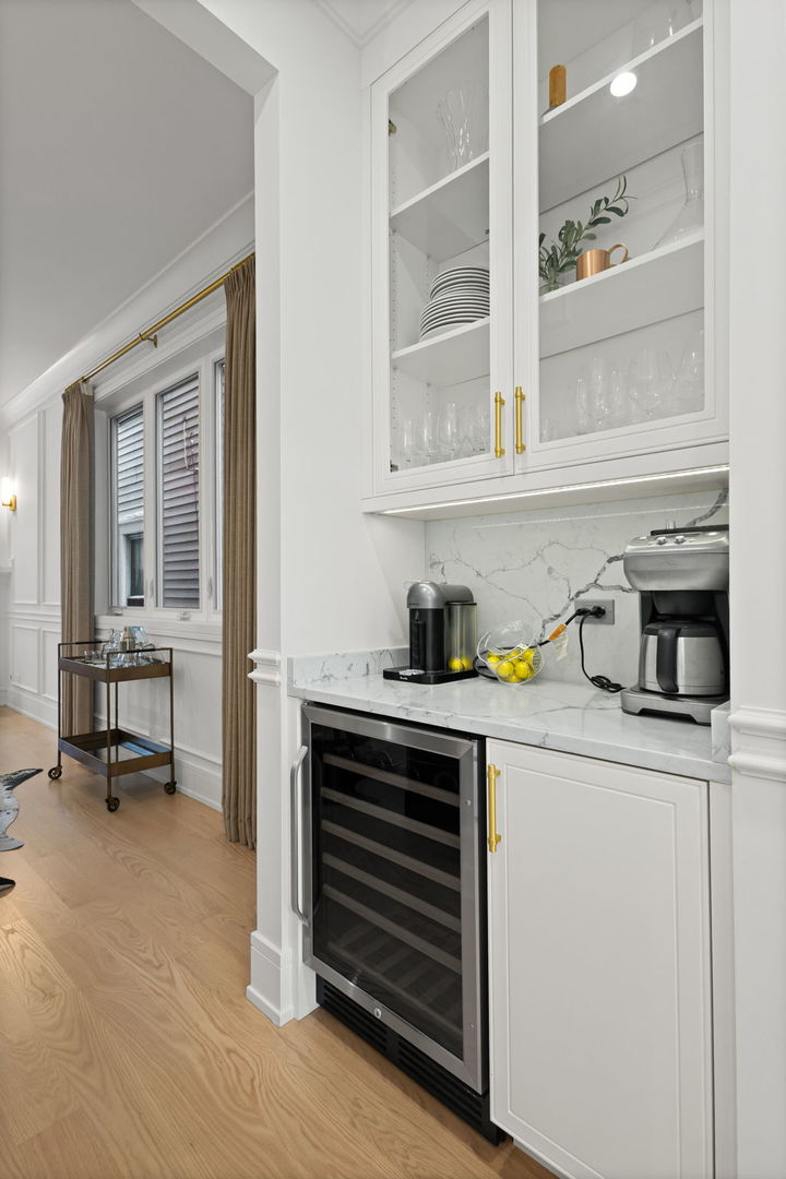 1718 N Artesian Street