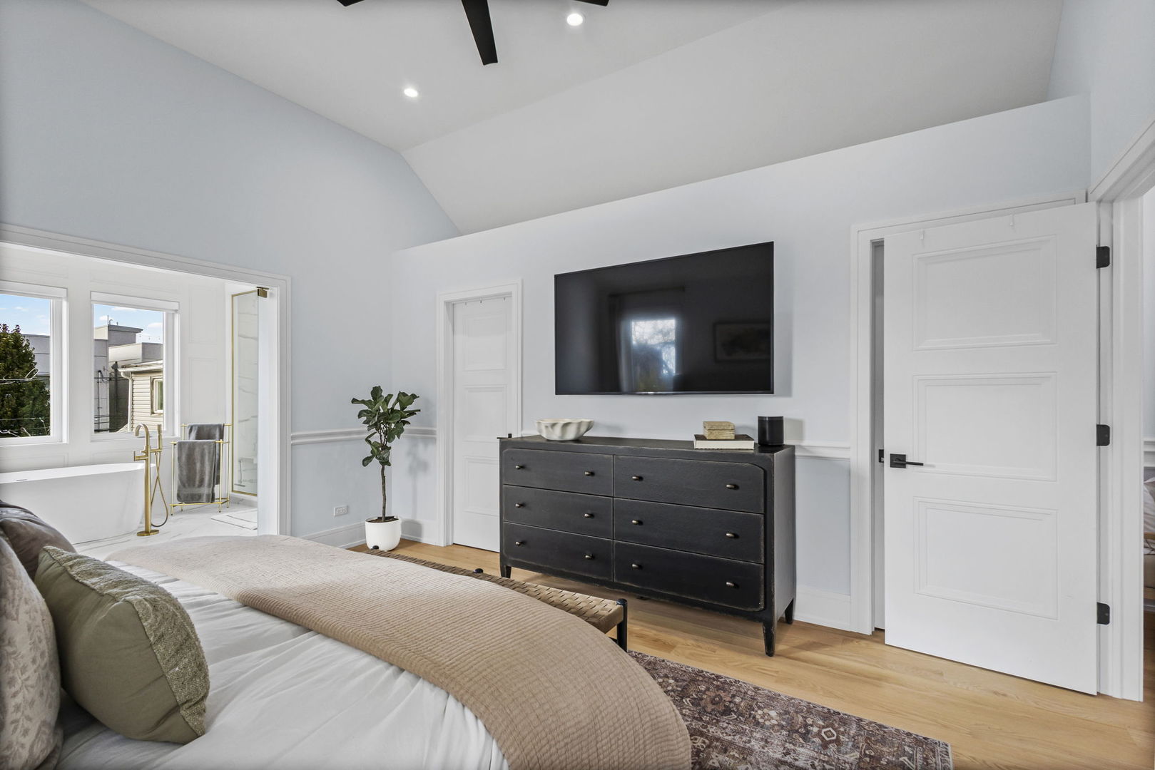 1718 N Artesian Street