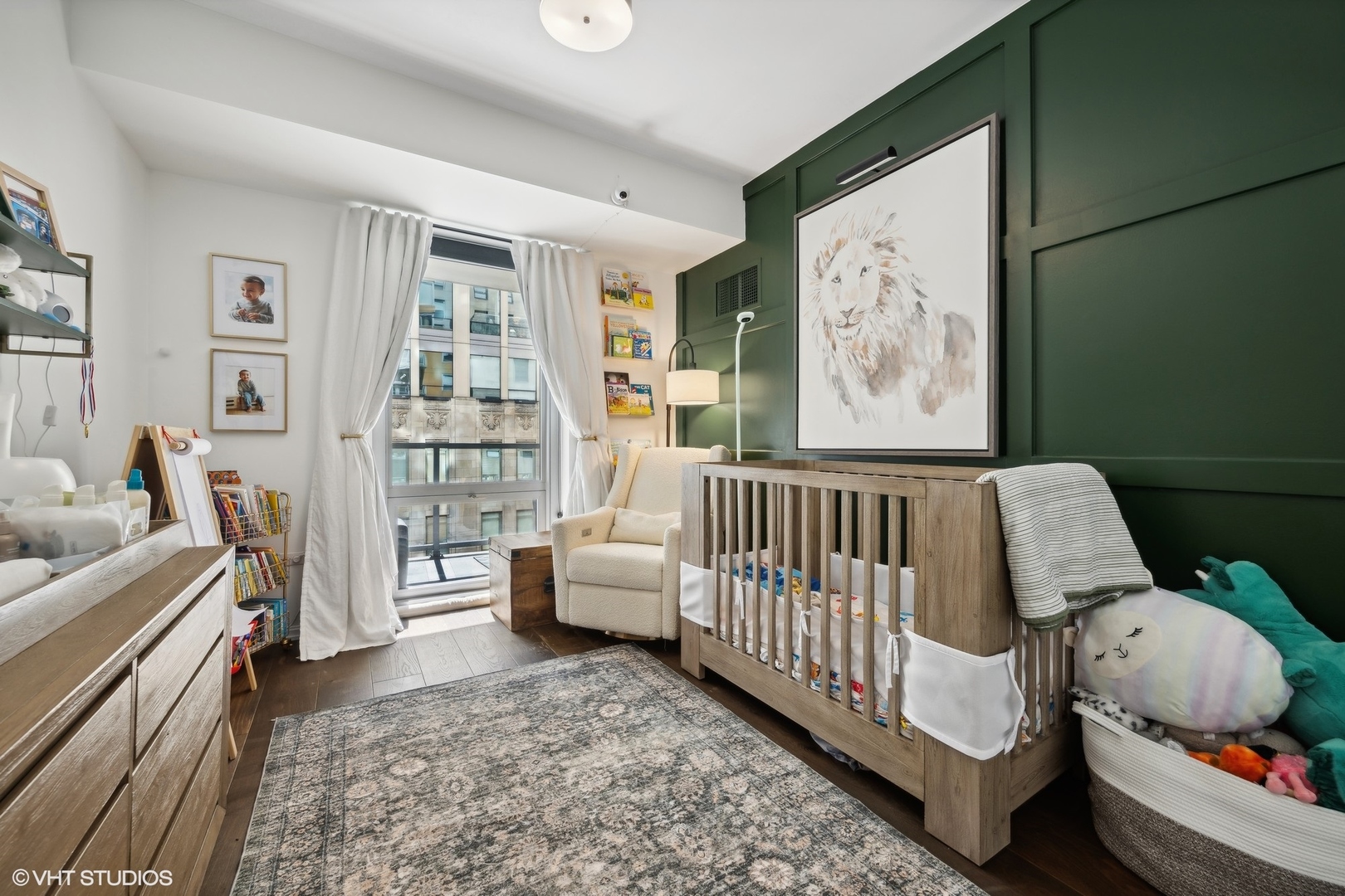 160 E Illinois Street Unit: 1102